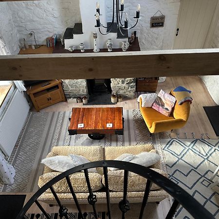 The Dairy @ Trefechan Wen Goodwick ภายนอก รูปภาพ