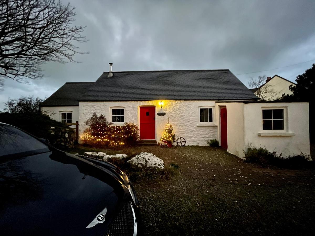 The Dairy @ Trefechan Wen Goodwick ภายนอก รูปภาพ