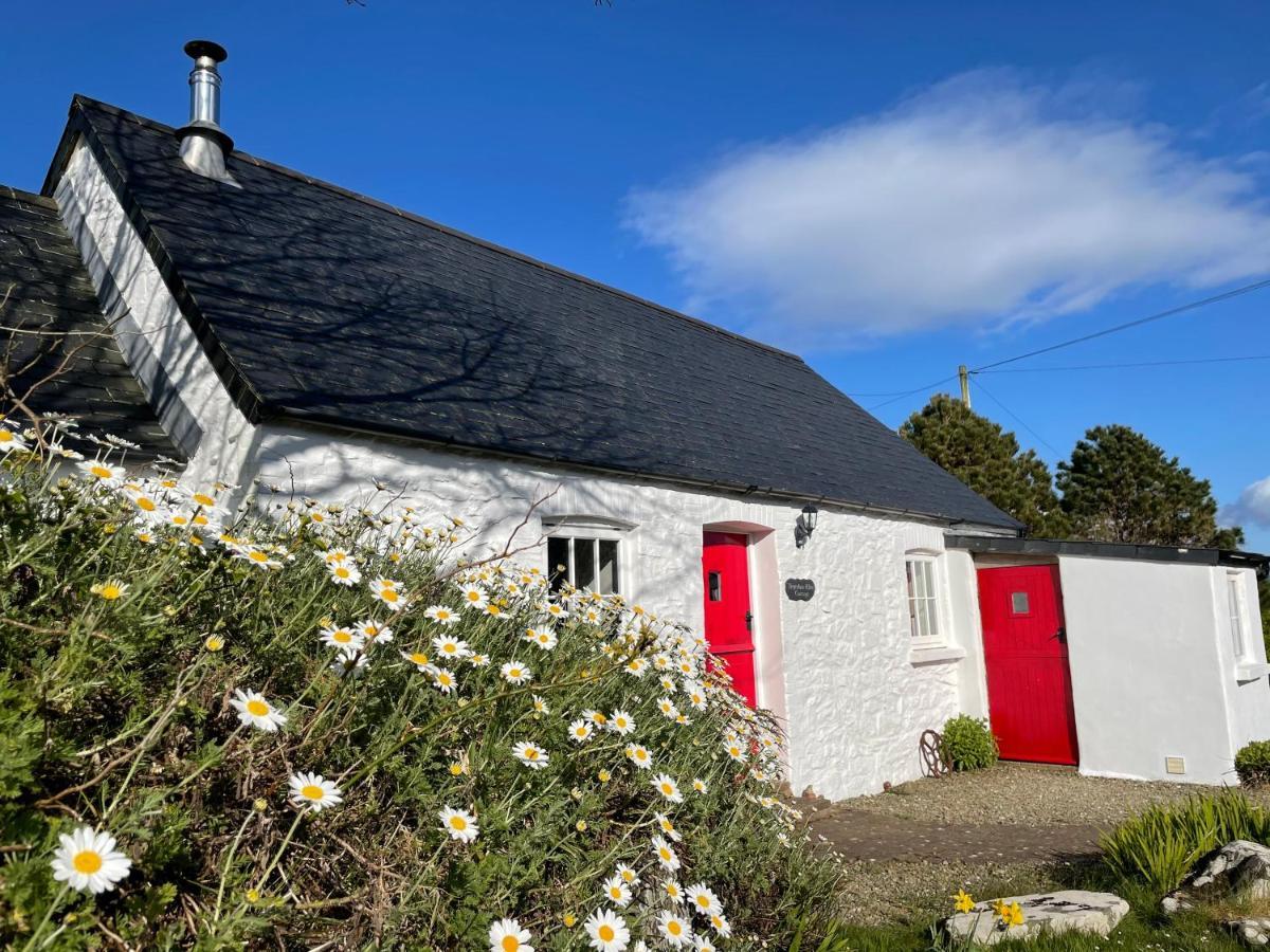 The Dairy @ Trefechan Wen Goodwick ภายนอก รูปภาพ
